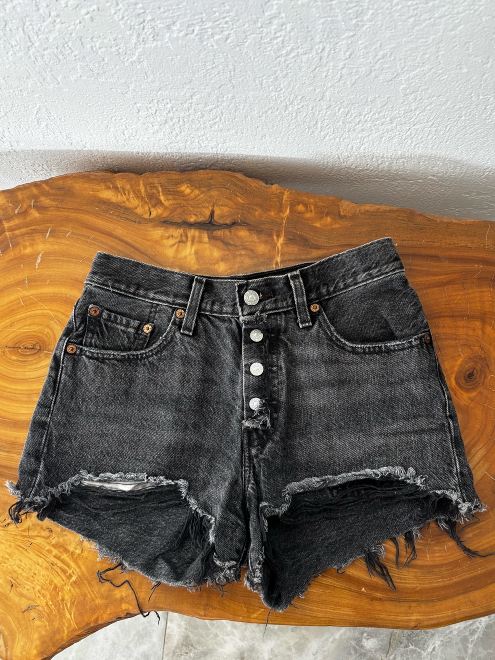 Signature by Levi Strauss Black Distressed Denim Cutoff Shorts W 24